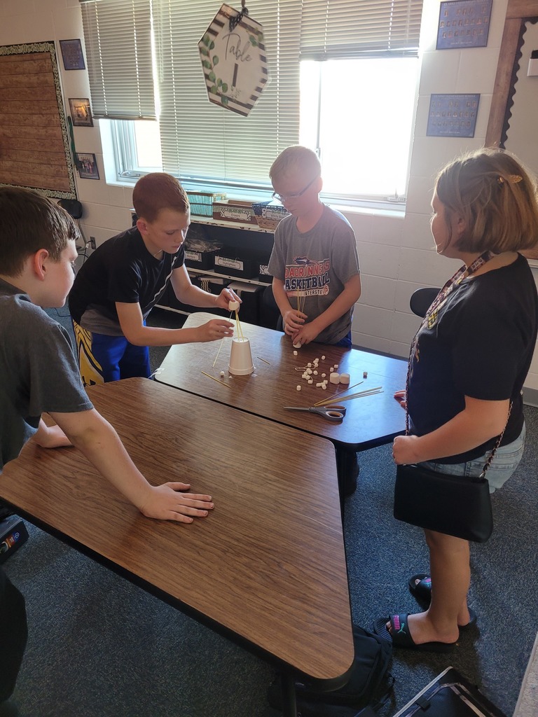 5th graders and "building" their cooperation skills during counseling today.